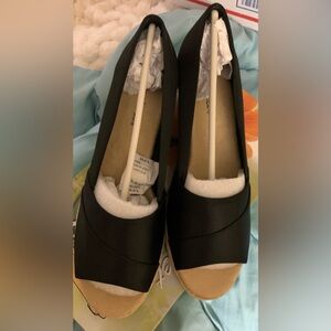 Easy Street Black Women's Platform wedges